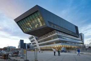 کتابخانه مرکزی دانشگاه اقتصاد واقع در اتریش